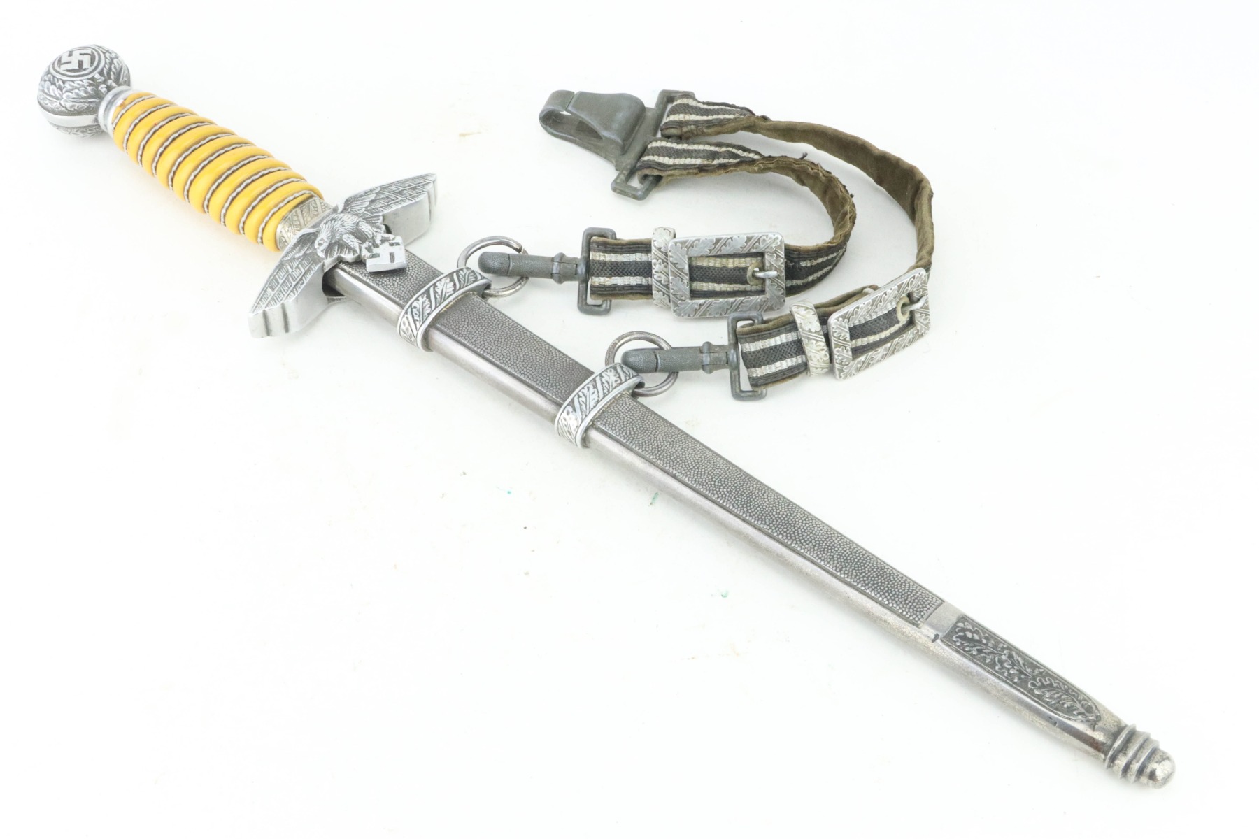 SOLD - 2nd Model Luftwaffe Dagger with hanger - WKC - Image 2