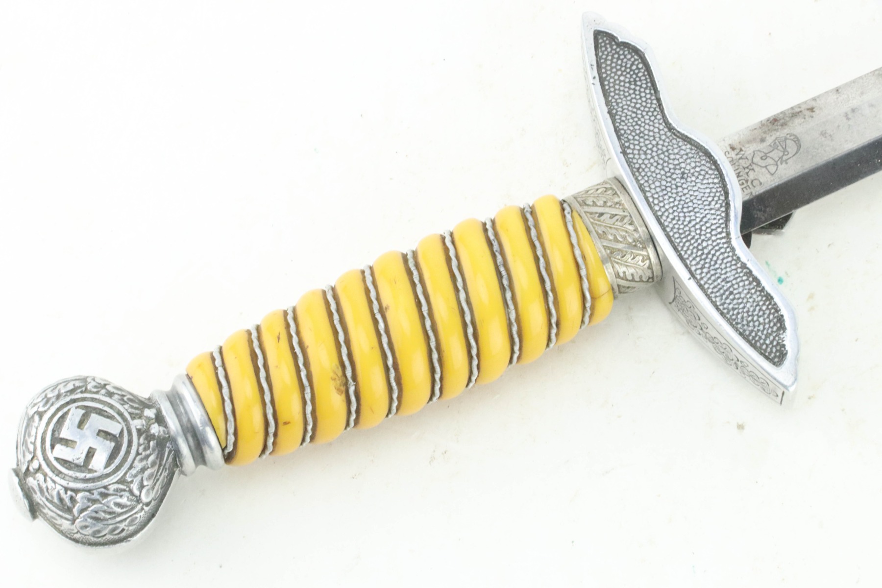 SOLD - 2nd Model Luftwaffe Dagger with hanger - WKC - Image 7
