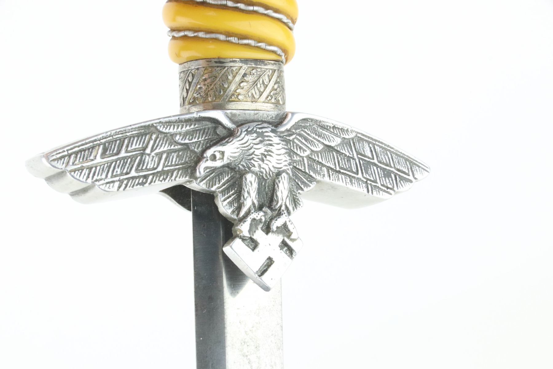 SOLD - 2nd Model Luftwaffe Dagger with hanger - WKC - Image 9